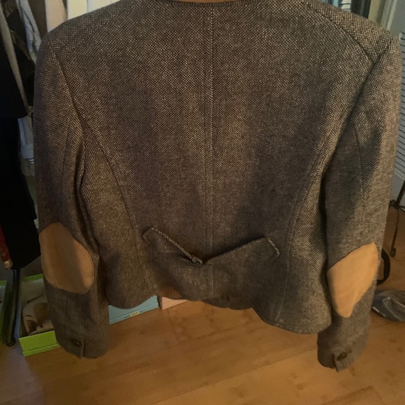 Jackets - Picture 8 of 16